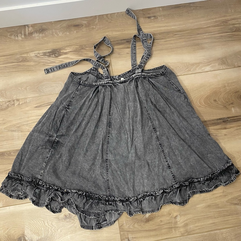 Easel Button-Front Flowy Denim Dress – Size Medium - Picture 2 of 12